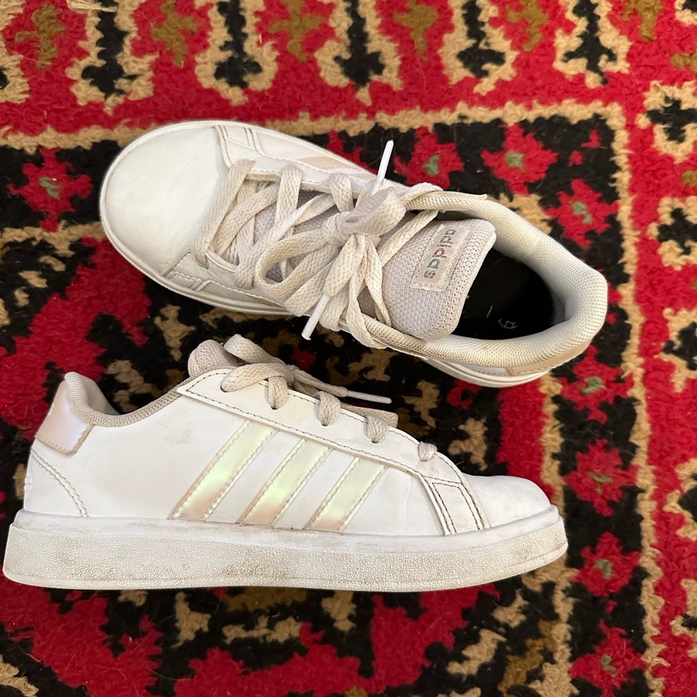 Adidas girls sneaker size 1 Holographic 3 stripe